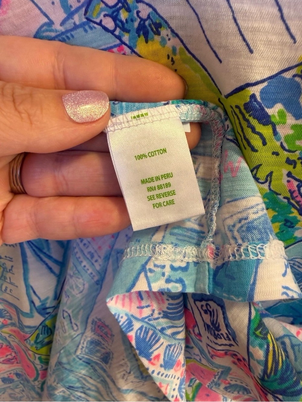 NWT Lilly Pulitzer Etta V-Neck Top in Wish You Were Here Print • Size Small - Picture 7 of 8